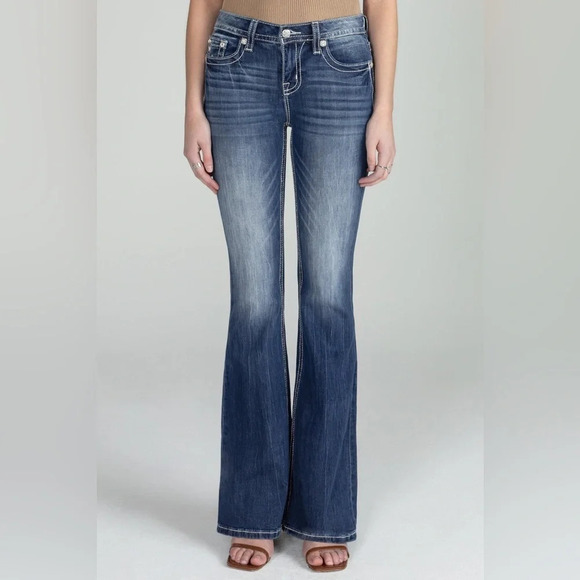 NWT Miss - Me mid-rise flare jean Sz : 28x32 - Picture 3 of 11